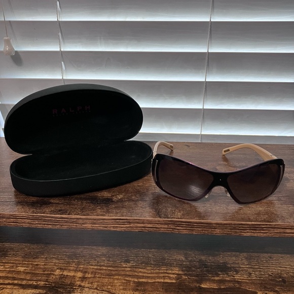 Ralph by Ralph Lauren Sunglasses - Picture 5 of 6